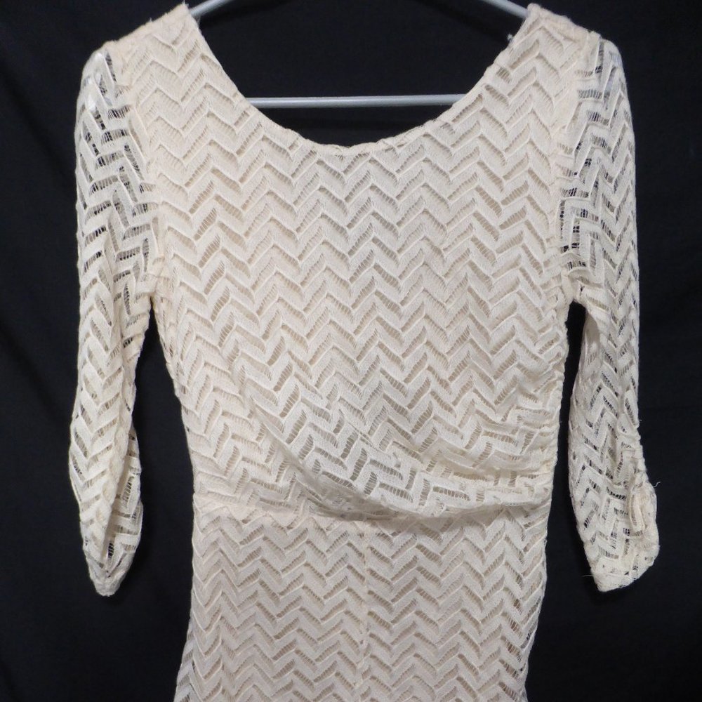 ARK & CO.  small, cream, long sleeve short dress